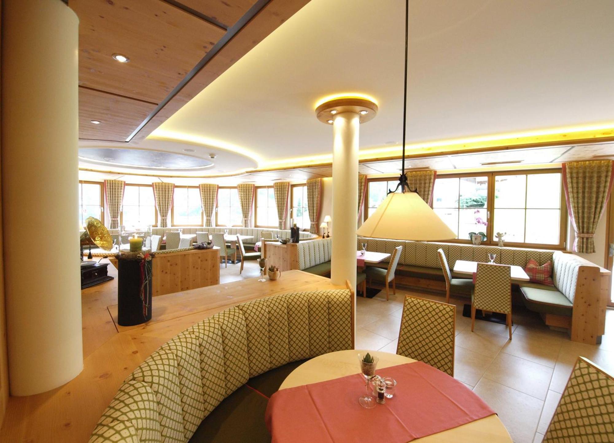 Berghotel Alpenklang غروسارل المظهر الخارجي الصورة